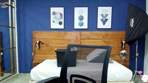  Dahiana  online show from September 15, 2025, 8:09 pm