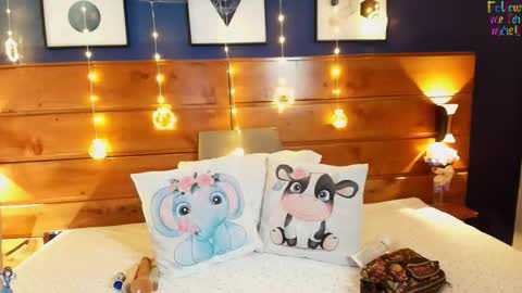  Dahiana  online show from November 10, 2025, 8:41 pm