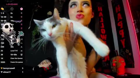 Dahlia online show from October 19, 2025, 4:57 am