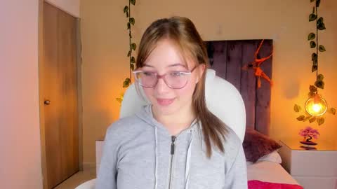 Snapshot of dahlia_rousse chatting on October 10, 2025, 9:47 pm Dahlia online show from October 10, 2025, 9:47 pm