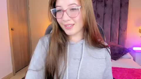 Snapshot of dahlia_rousse chatting on October 26, 2025, 5:57 am Dahlia online show from October 26, 2025, 5:57 am