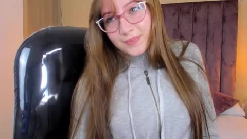 Snapshot of dahlia_rousse chatting on October 27, 2025, 9:30 pm Dahlia online show from October 27, 2025, 9:30 pm