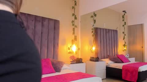 Snapshot of dahlia_rousse chatting on November 7, 2025, 12:43 am Dahlia online show from November 7, 2025, 12:43 am