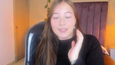 Snapshot of dahlia_rousse chatting on November 16, 2025, 6:13 pm Dahlia online show from November 16, 2025, 6:13 pm