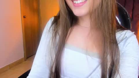 Snapshot of dahlia_rousse chatting on November 18, 2025, 6:07 am Dahlia online show from November 18, 2025, 6:07 am