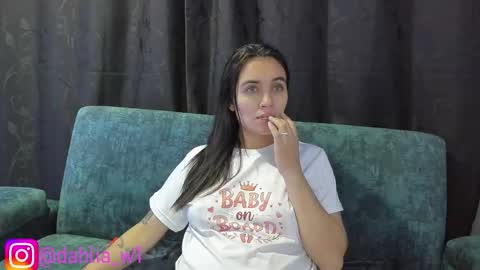 daila_ online show from September 12, 2025, 2:22 am