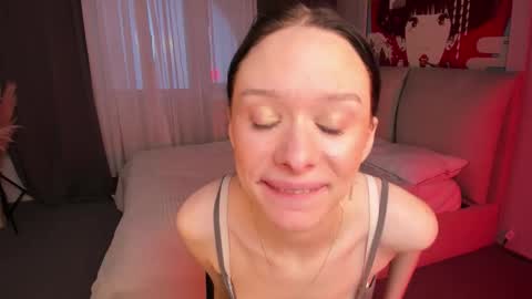 Snapshot of daily_glam chatting on November 11, 2025, 12:16 pm daily_glam online show from November 11, 2025, 12:16 pm