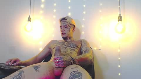 Snapshot of daimond_hope666 chatting on January 25, 2025, 5:51 am Daimond hope666 online show from January 25, 2025, 5:51 am