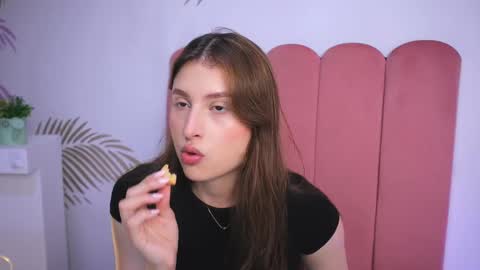 Lauren            online show from February 28, 2025, 12:09 pm