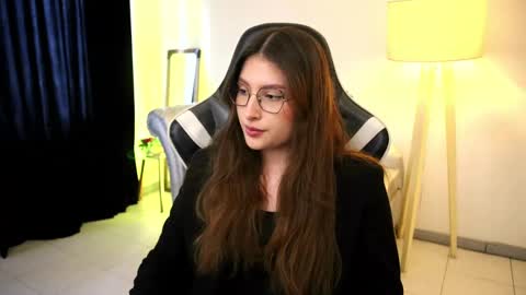 Lauren            online show from September 20, 2025, 1:23 pm