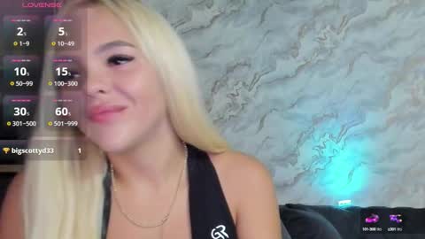 Snapshot of daisy_abby03 chatting on October 9, 2025, 5:16 am DaIsy Abby online show from October 9, 2025, 5:16 am