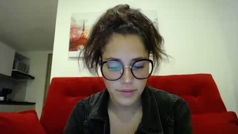 IG  dakotasofiaa online show from December 1, 2025, 4:39 am