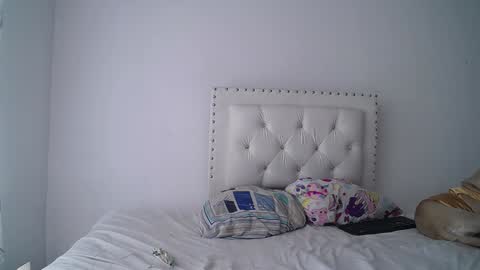 Snapshot of dakota_and_aron chatting on February 8, 2025, 5:50 pm Dakota and Aron online show from February 8, 2025, 5:50 pm