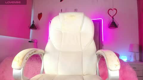 Snapshot of dakota_ds chatting on March 11, 2025, 10:42 pm dakota_ds online show from March 11, 2025, 10:42 pm