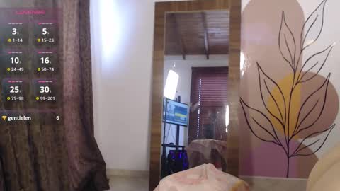 Snapshot of dakota_leen chatting on October 12, 2025, 6:29 pm online show from October 12, 2025, 6:29 pm