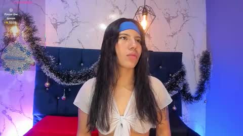 dakotaa_johnson online show from December 3, 2025, 11:52 am