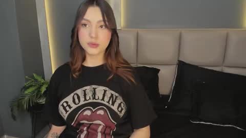 Snapshot of dakotarussell_ chatting on December 14, 2025, 12:32 pm Dakota online show from December 14, 2025, 12:32 pm