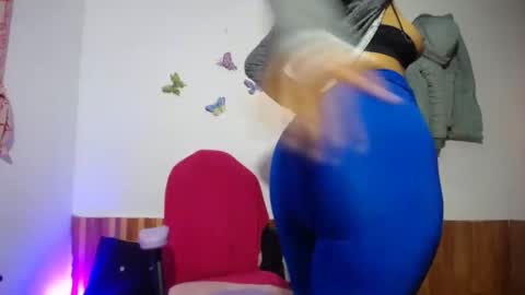 daleska_delicious1 online show from March 7, 2025, 7:49 pm