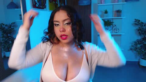 Snapshot of dalila_sky chatting on January 4, 2025, 5:05 pm Dalila online show from January 4, 2025, 5:05 pm