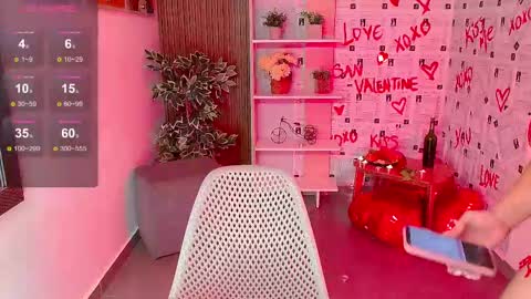 Snapshot of dalila_sky chatting on February 14, 2025, 6:29 pm Dalila online show from February 14, 2025, 6:29 pm