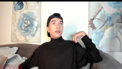 Snapshot of dallen_grant chatting on November 4, 2025, 1:32 pm Dallen Grant online show from November 4, 2025, 1:32 pm