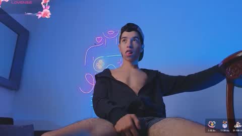 Snapshot of dallen_grant chatting on December 14, 2025, 12:21 pm Dallen Grant online show from December 14, 2025, 12:21 pm