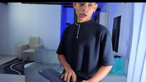 Snapshot of damar_felipe chatting on February 11, 2025, 2:03 am damar_felipe online show from February 11, 2025, 2:03 am