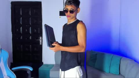 Snapshot of damar_felipe chatting on March 6, 2025, 5:24 am damar_felipe online show from March 6, 2025, 5:24 am
