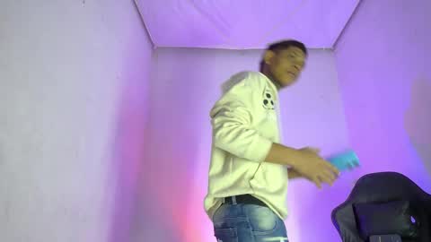 Snapshot of damar_felipe chatting on December 4, 2025, 7:44 pm damar_felipe online show from December 4, 2025, 7:44 pm