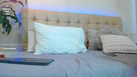 DAMIAN online show from February 18, 2025, 3:43 pm