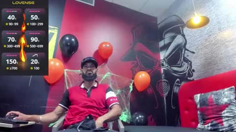 Snapshot of damian_shakur chatting on October 20, 2025, 11:21 am damian_shakur online show from October 20, 2025, 11:21 am