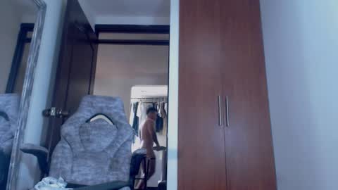 Snapshot of dammuscle chatting on November 19, 2025, 3:45 pm dammuscle online show from November 19, 2025, 3:45 pm