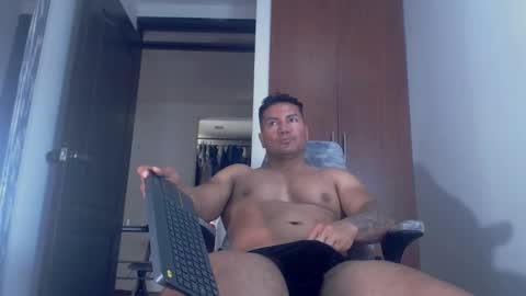 Snapshot of dammuscle chatting on November 23, 2025, 3:45 pm dammuscle online show from November 23, 2025, 3:45 pm