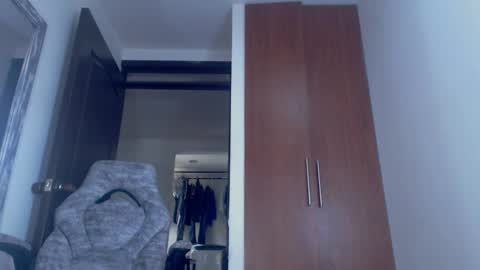 Snapshot of dammuscle chatting on December 4, 2025, 2:37 pm dammuscle online show from December 4, 2025, 2:37 pm