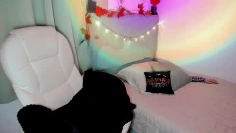 Snapshot of damn_that_booty chatting on October 18, 2025, 12:13 am Criss online show from October 18, 2025, 12:13 am