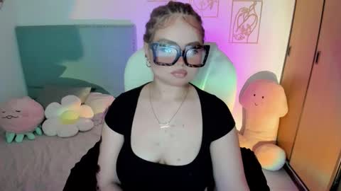 Snapshot of damn_that_booty chatting on November 2, 2025, 2:14 am Criss online show from November 2, 2025, 2:14 am