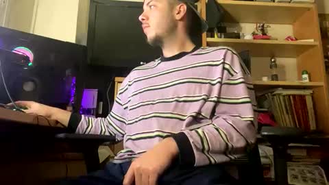 Snapshot of damncore chatting on December 20, 2025, 10:33 am damncore online show from December 20, 2025, 10:33 am