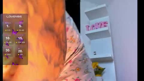 Snapshot of dana_montana_ chatting on December 18, 2025, 7:03 am Dannita online show from December 18, 2025, 7:03 am