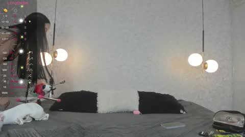    online show from December 13, 2025, 10:15 pm