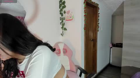 Snapshot of danay_01 chatting on January 22, 2025, 12:27 am danay_01 online show from January 22, 2025, 12:27 am