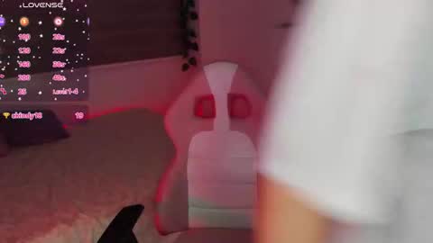 danay_01 online show from October 23, 2025, 11:35 pm