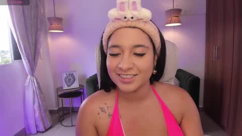 Snapshot of dandara_thompsson chatting on October 15, 2025, 8:20 pm Dandara online show from October 15, 2025, 8:20 pm