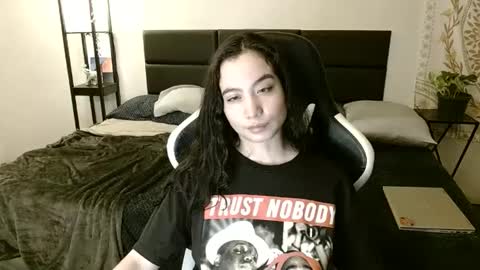 Lea lei-a online show from February 11, 2025, 6:40 am