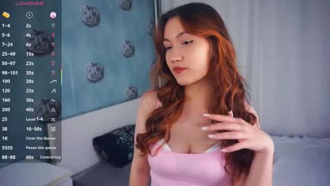 Astrid online show from December 14, 2025, 6:45 pm