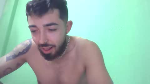 dani3l9905 online show from December 4, 2025, 4:44 am