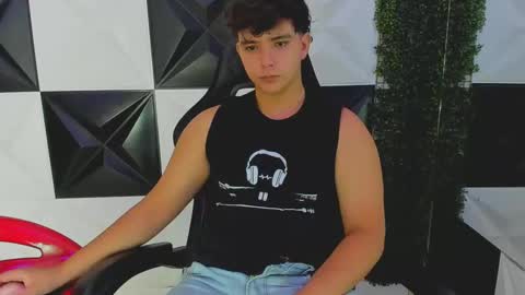 dani_cumboy online show from September 19, 2025, 2:18 pm