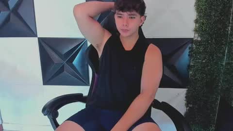 dani_cumboy online show from September 28, 2025, 2:33 pm