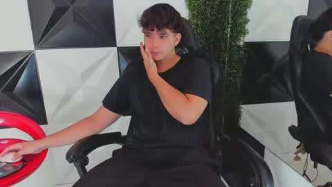 dani_cumboy online show from September 30, 2025, 2:11 pm