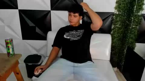 dani_cumboy online show from November 28, 2025, 3:04 pm