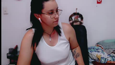 Snapshot of dani_jocelyn chatting on December 13, 2024, 8:47 pm dani y jocelyn online show from December 13, 2024, 8:47 pm